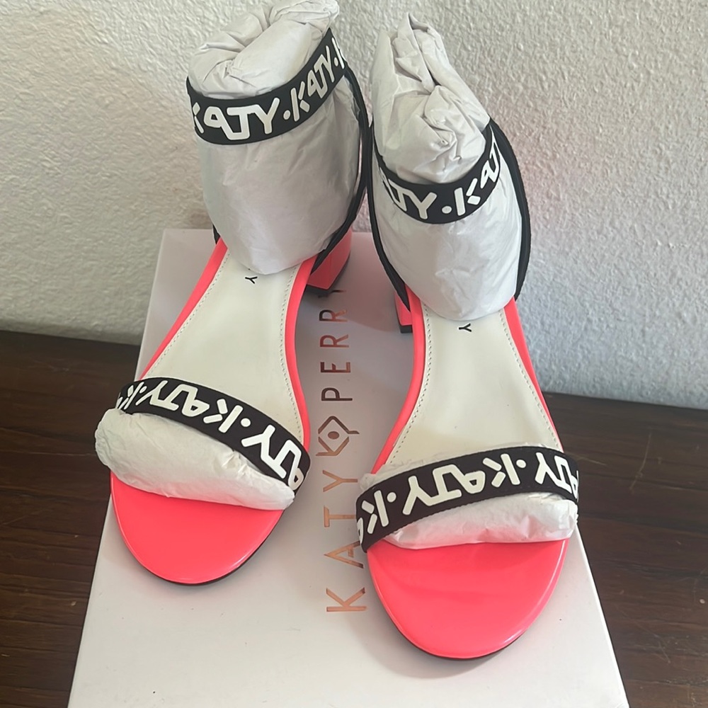 Brand new in box bib Katy Perry Barbie hot pink sandals with black and white 9